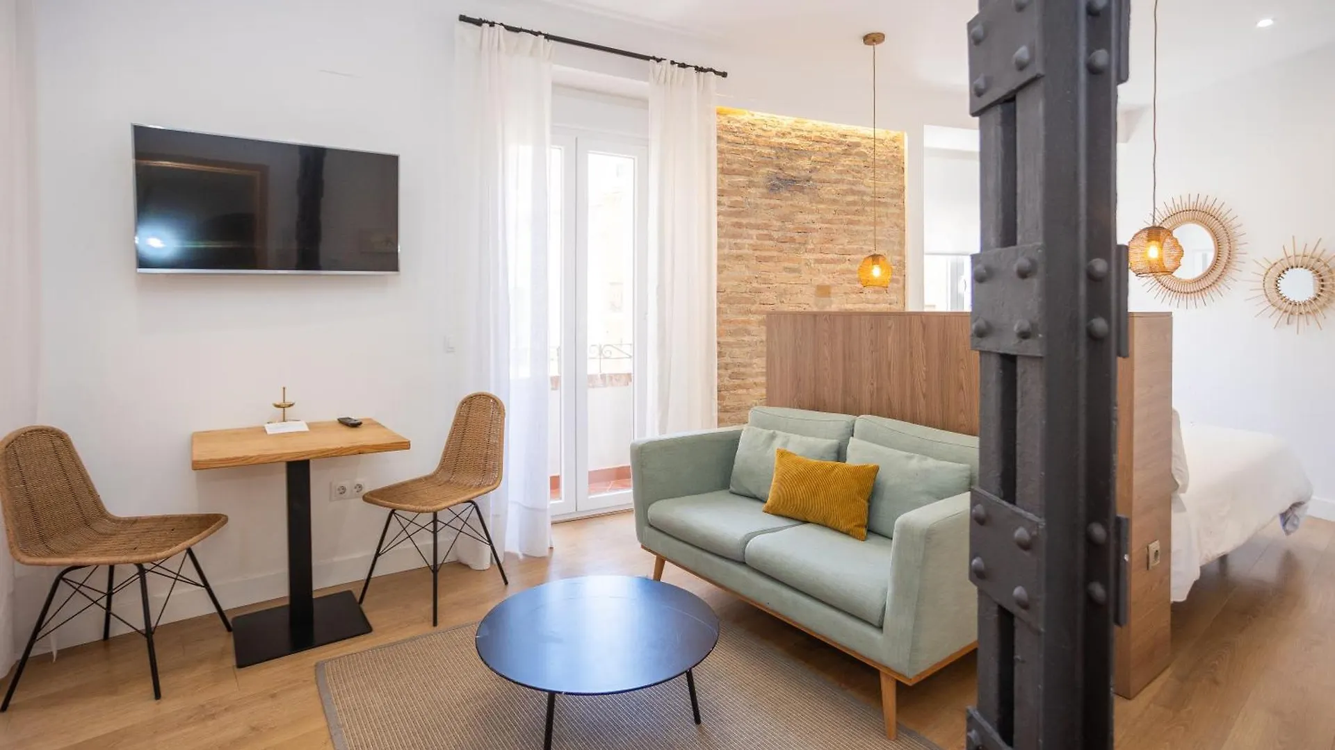 Chinitas Urban Apartments Малага Испания