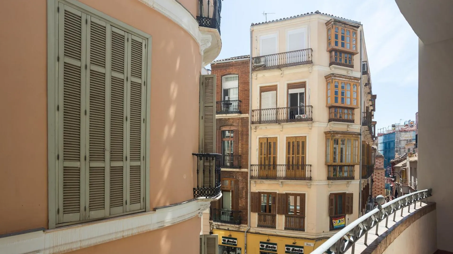 Chinitas Urban Apartments Малага